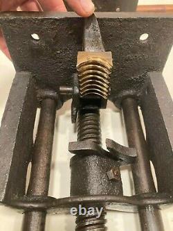 Antique C. A. Herriman #7 under-bench mount woodworker's vise (quick-release)