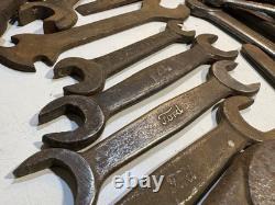 Antique Vintage Carpentry Tools Stanley Bailey smoothing plane Ford Indian USA