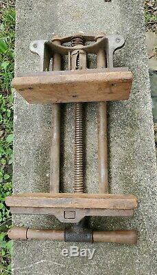 Antique Vintage Richards-Wilcox 10 Cast Iron Bench Wood Working Vise Tool