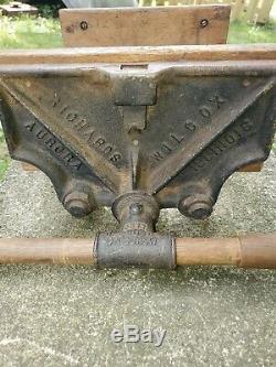 Antique Vintage Richards-Wilcox 10 Cast Iron Bench Wood Working Vise Tool