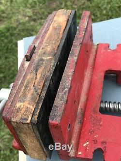 Columbian Woodworking Bench Vise No. 178 7 x 3 Jaws Open 8