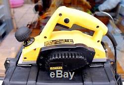 DeWALT DW680K 2.5mm Heavy Duty Woodworking Planer 600W 240V