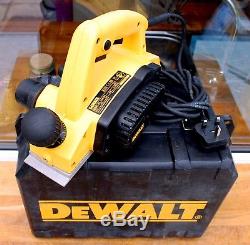 DeWALT DW680K 2.5mm Heavy Duty Woodworking Planer 600W 240V