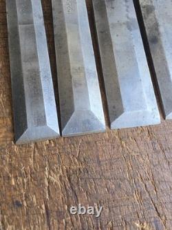E A Berg 1031 Bevel Edge Chisel Eskilstuna Graduated Set of 12 Woodworking Tools