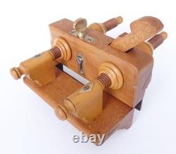 Fine Buck of London Screw Stem Plough, with Full Set of 8 Sorby Irons Fine Buck of London Screw Stem Plough, with Full Set of 8 Sorby Irons