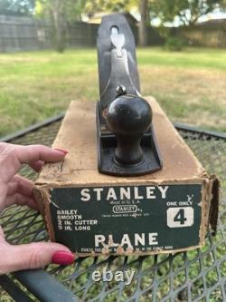 STANLEY TOOLS 4c Corrugated Woodworking plane With Original Box