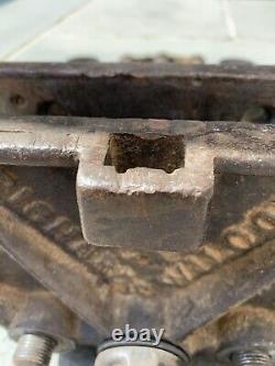 VINTAGE Richard Wilcox, Wood Working Bench Vise, clamp, heavy, antique