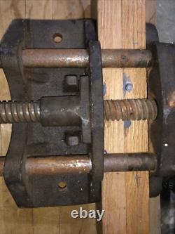VTG COLUMBIAN 3-C CLEVELAND Under Bench Woodworking Wood Vise Clamp Tool Cast