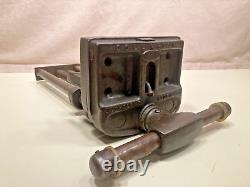 Vintage Columbian 7-RD under-bench woodworker's vise (Made in USA)