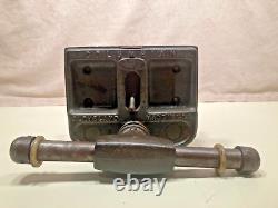 Vintage Columbian 7-RD under-bench woodworker's vise (Made in USA)