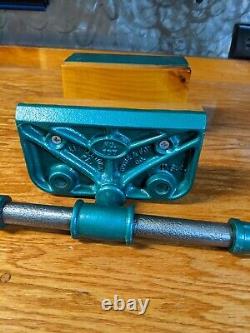 Vintage Littlestown No. 197 under-bench Vise woodworking, 7 jaws v. Good cond