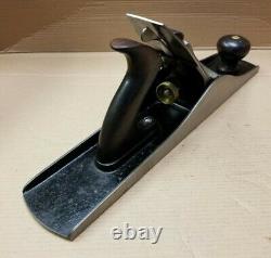 Vintage Stanley No 5-1/2 Bench Plane Woodworking Tool Smooth Sole