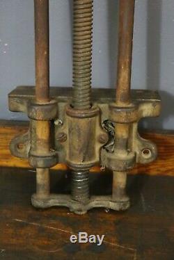 Vtg cast iron wood handle machinist vise W C Toles woodworking tool workbench