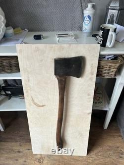 Worlds Best Kelly Dandenong 4lb12oz Genuine 5 Pounder Hung on A 31 Inch Handle