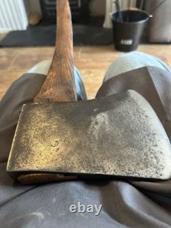 Worlds Best Kelly Dandenong 4lb12oz Genuine 5 Pounder Hung on A 31 Inch Handle